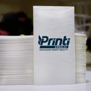 منديل ورقي أبيض مطوي